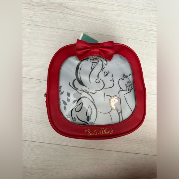 Bioworld | Bags | New Bioworld Disney Snow White Pin  display picture 3